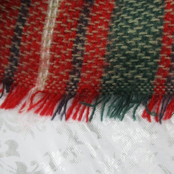 MODCLOTH Red Square Scarf - Picture 5 of 11